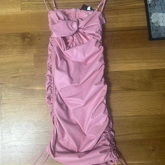 Dresses & Skirts - Didn’t fit me right